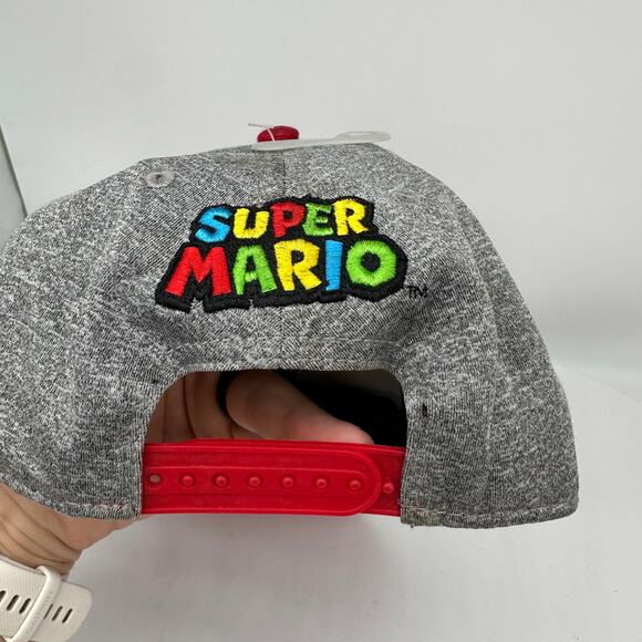 Super Mario 2018 Nintendo Gray and Red Snap Back Hat 115665 - Picture 5 of 11